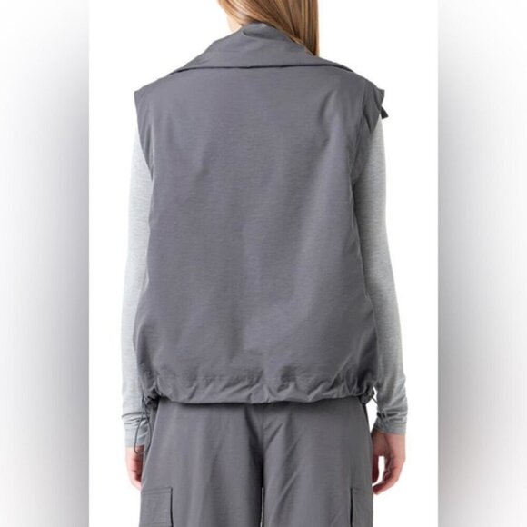GREY LAB Snap Button Boxy Puffer Vest Size M - Picture 2 of 10